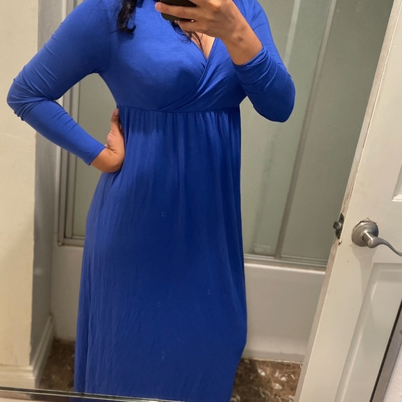 MATERNITY AAMILIFE Maternity V-Neck Long Sleeve Ruched Waist Dress - Picture 12 of 12